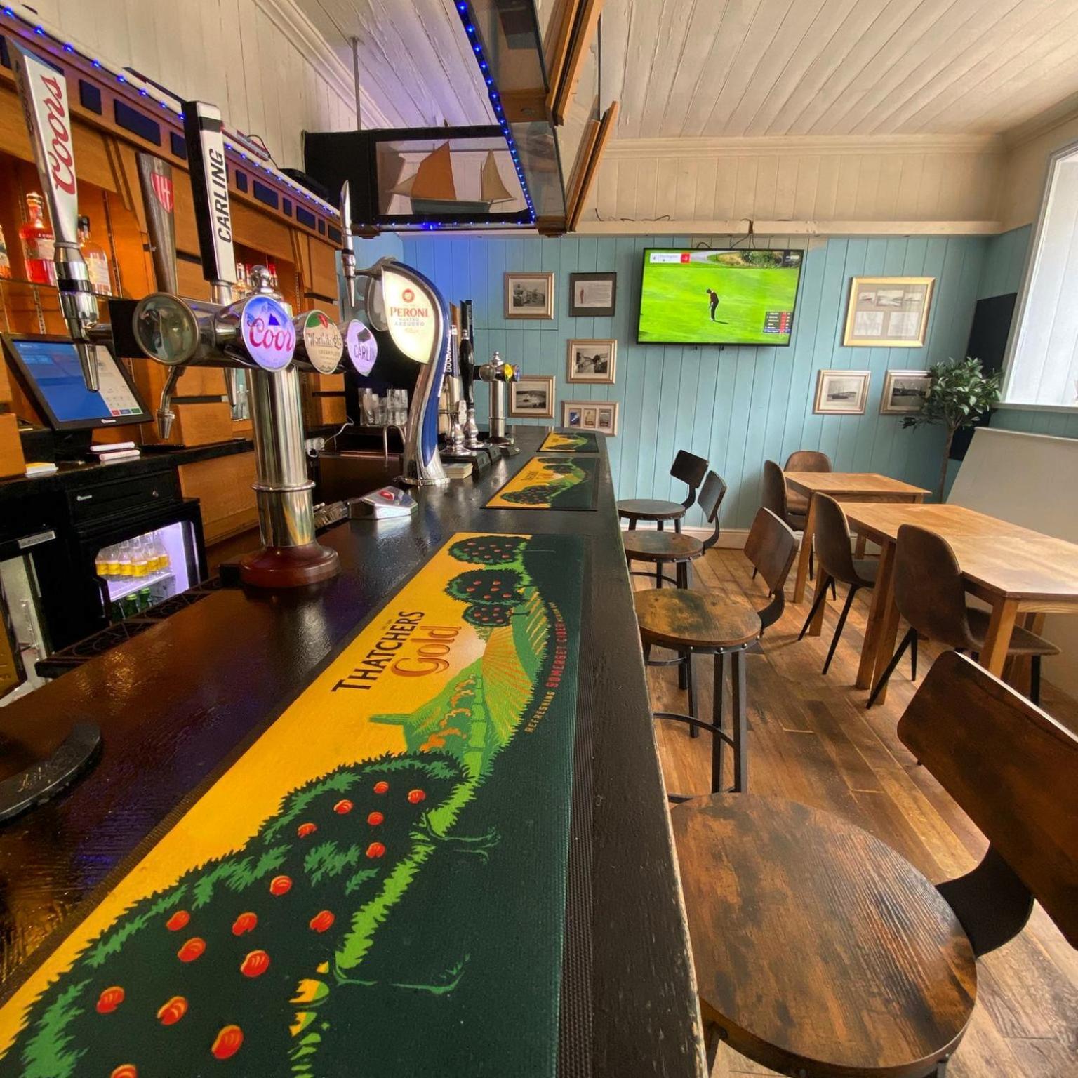 Rose And Crown Hotel & Hope And Anchor Bar Goodwick Ngoại thất bức ảnh